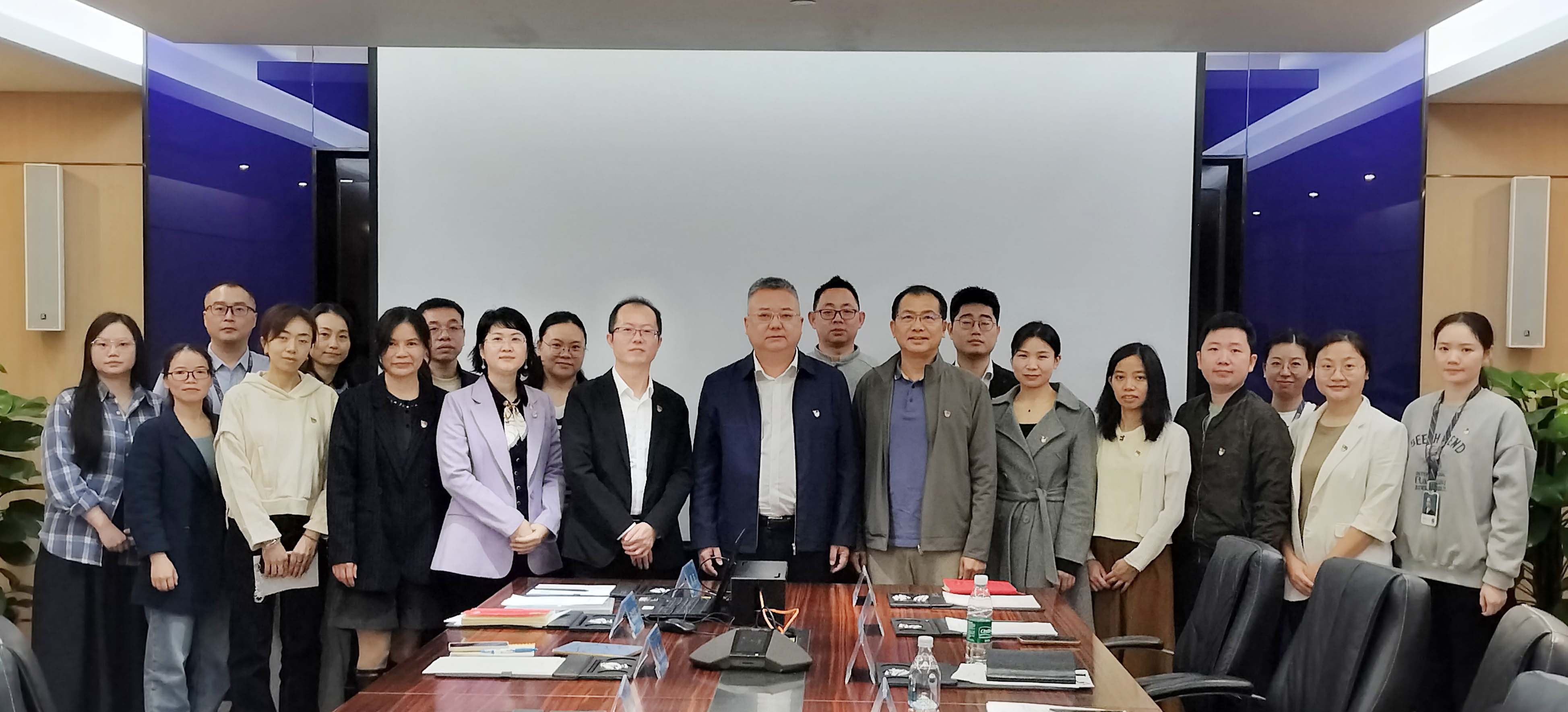 李程任深圳市澳门新葡萄新京8883供应链股份有限公司党委书记，钟志华任党委副书记、纪委书记